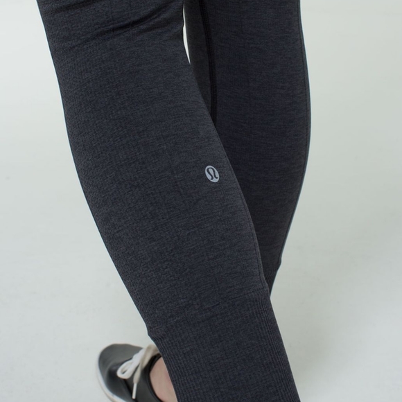Lululemon VGUC Ebb to Street pant size 6 - Picture 1 of 5